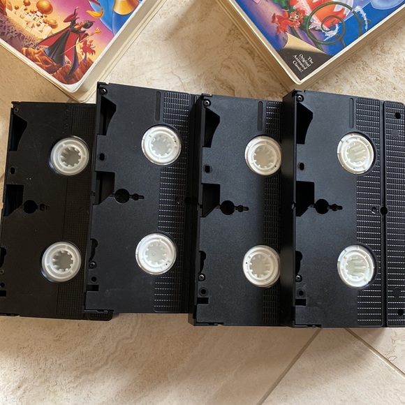 WALT DISNEY BLK💎 VHS CINDERELLA, BEAUTY & THE BEAST, THE FOX & HOUND, ALADDIN - Picture 6 of 12